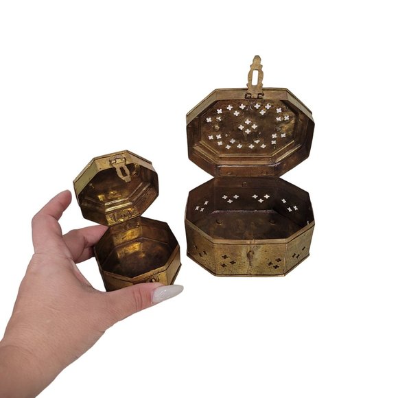 2 Brass Potpourri Cricket Trinket Box Jewelry w Hinge Latch Lid India Boho decor - Picture 3 of 10